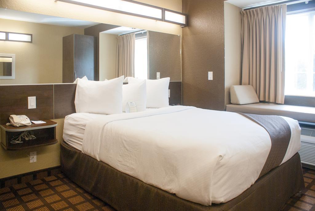Microtel Inn & Suites By Wyndham Jacksonville Airport Exterior foto